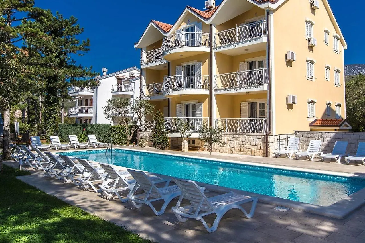 Apartments With A Swimming Pool Jadranovo, Crikvenica - 3238